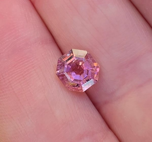 20260530_083159 Turmalina roz 1.77 ct.