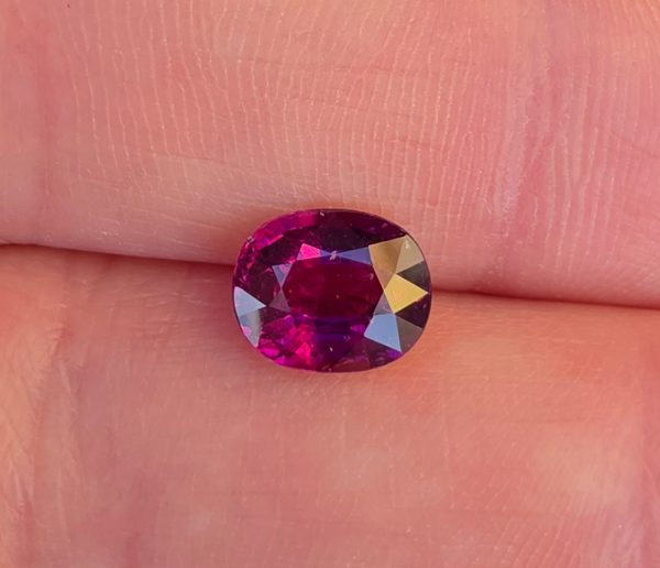 20260530_083309 granat color-change 2.13 ct.