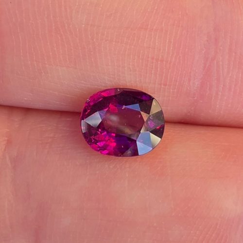 granat color-change 2.13 ct.