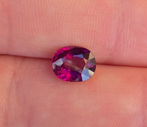 20260530_083311 granat color-change 2.13 ct.
