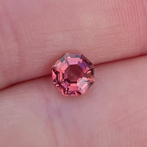 Turmalina roz 0.95 ct.