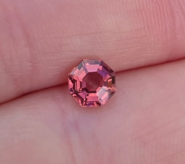 Turmalina roz 0.95 ct.