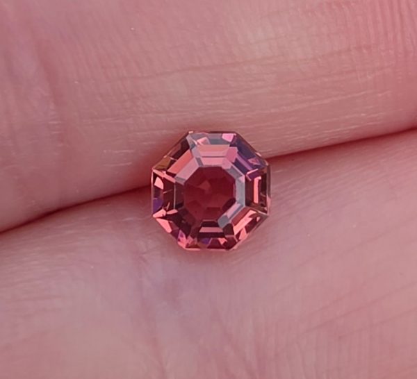 Turmalina roz 0.95 ct.